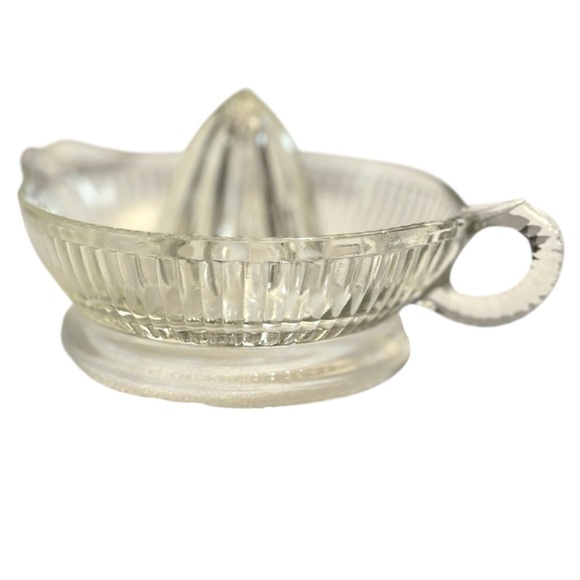 Vintage Clear Glass Ribbed Juicer Reamer - Picture 1 of 7